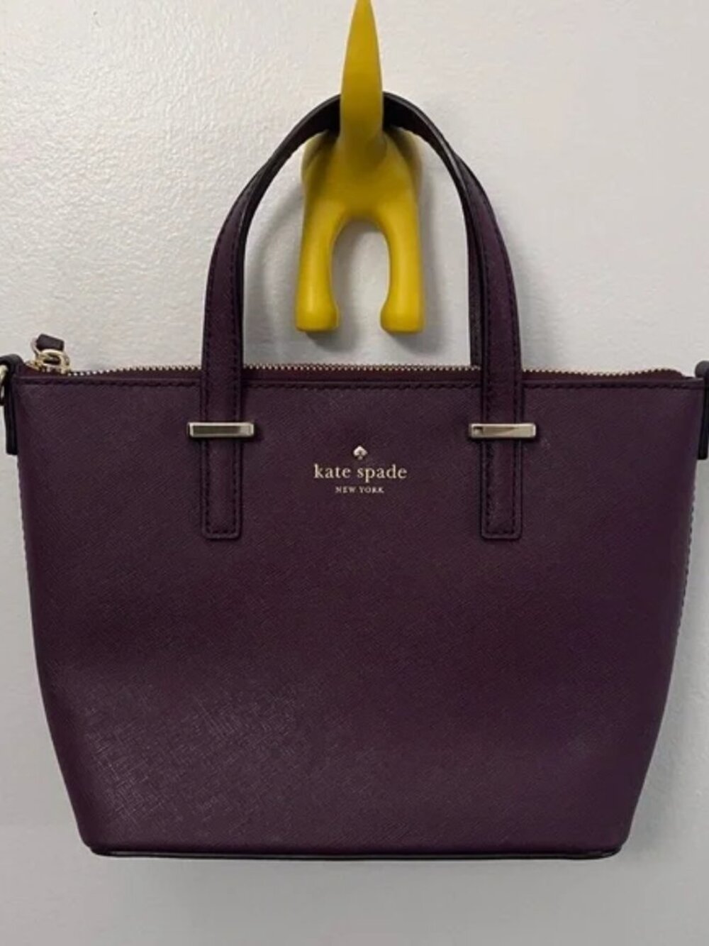 Kate Spade Burgundy Crossbody Tote with Gold Hardware Excellent Condition - Picture 4 of 16